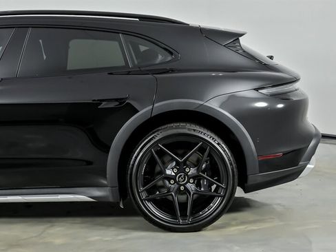 Used 2022 Porsche Taycan 4 Cross Turismo w/ Premium Package AWD/4WD image 9