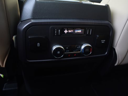 Used 2023 Ford Expedition Platinum AWD/4WD image 18