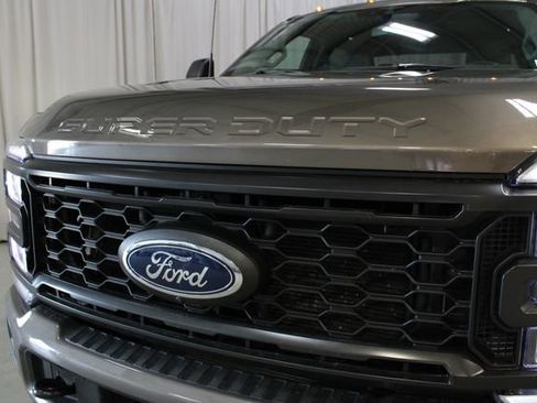 Used 2023 Ford F350 XLT w/ XLT Premium Package image 32