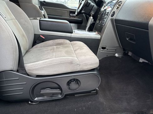 Used 2005 Ford F150 XLT image 16