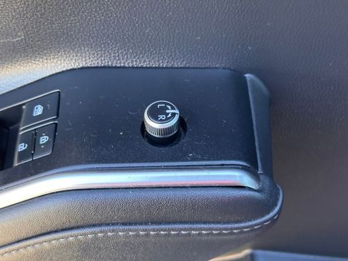 Used 2021 Toyota Highlander Platinum image 25