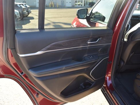 Used 2021 Jeep Grand Cherokee L Limited image 9