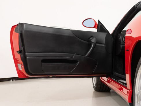 Used 2001 Ferrari 550 Maranello Barchetta RWD image 38