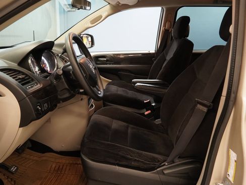 Used 2014 Dodge Grand Caravan American Value Package image 5