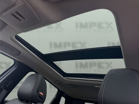 Used 2025 Nissan Kicks SR w/ SR Premium Package image 10