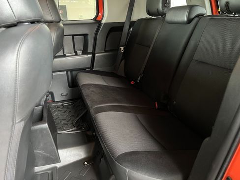 Used 2013 Toyota FJ Cruiser 4WD image 19