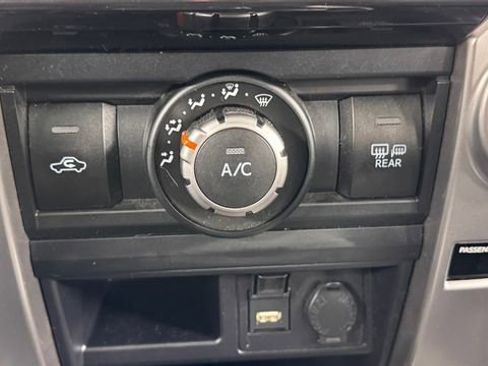 Used 2022 Toyota 4Runner SR5 Premium w/ Moonroof Package AWD/4WD image 26