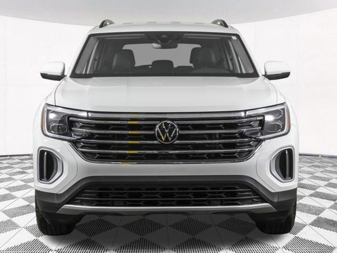 Used 2024 Volkswagen Atlas SE image 11