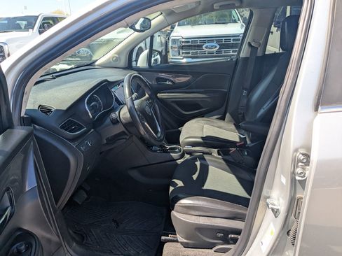 Used 2022 Buick Encore Preferred w/ Safety Package AWD/4WD image 28