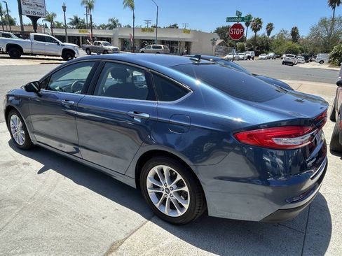Used 2019 Ford Fusion SE FWD image 7