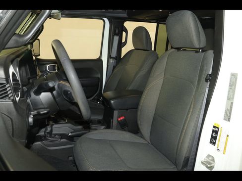 Used 2024 Jeep Wrangler Unlimited AWD/4WD image 13
