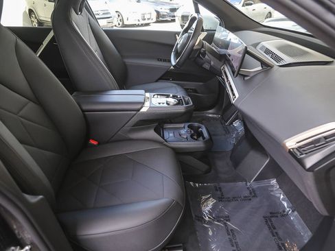 Used 2025 BMW iX xDrive50 AWD/4WD image 13