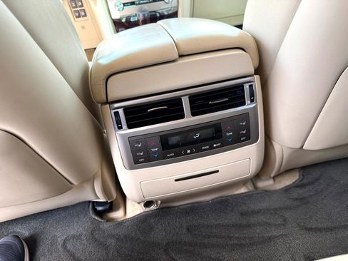 Used 2015 Lexus LX 570 4WD image 18