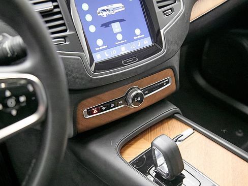 Certified 2023 Volvo XC90 B6 Core w/ Protection Package Premier AWD/4WD image 15