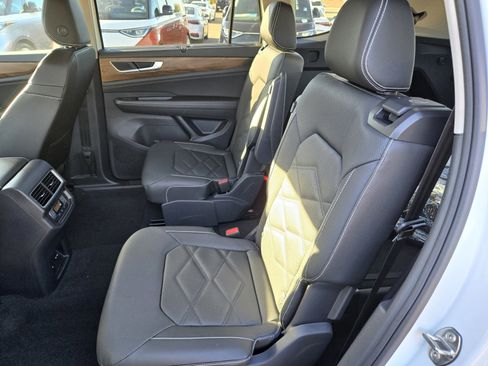 New 2026 Volkswagen Atlas SE image 7