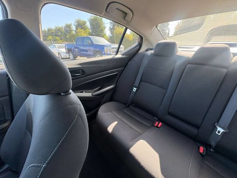 Used 2025 Nissan Altima 2.5 SV FWD image 39