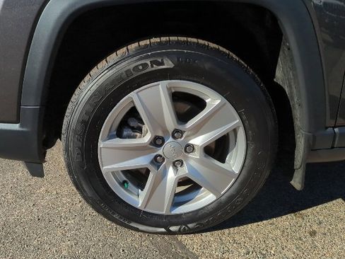 Certified 2022 Jeep Compass Latitude image 26