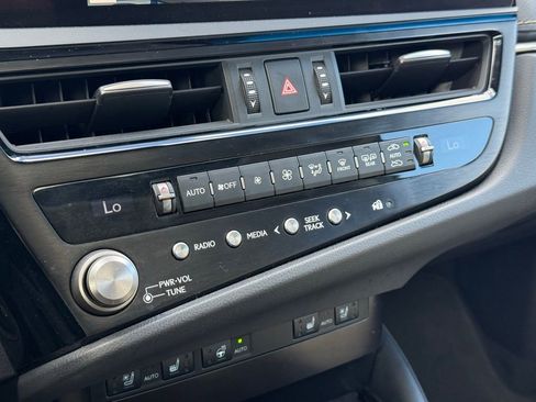 Used 2024 Lexus ES 300h w/ Premium Package image 13