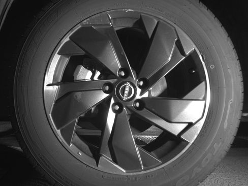 Used 2025 Nissan Rogue SV image 12