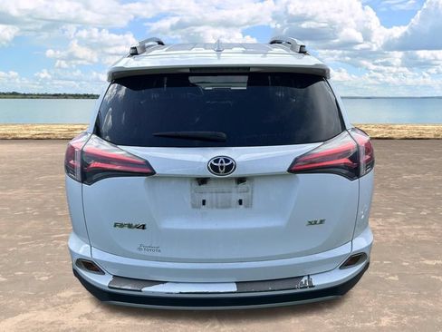 Used 2018 Toyota RAV4 XLE FWD image 7
