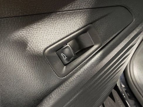 Used 2023 Volkswagen ID.4 Pro S image 29