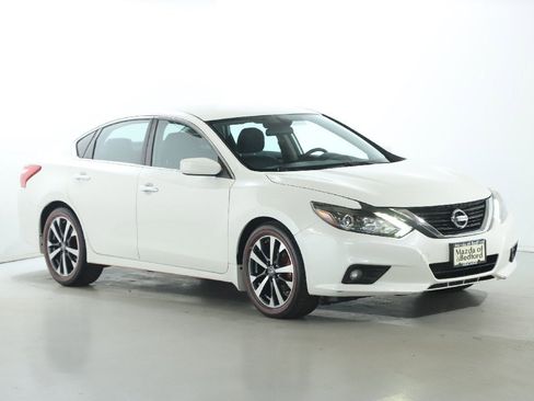 Used 2016 Nissan Altima 3.5 SR image 6