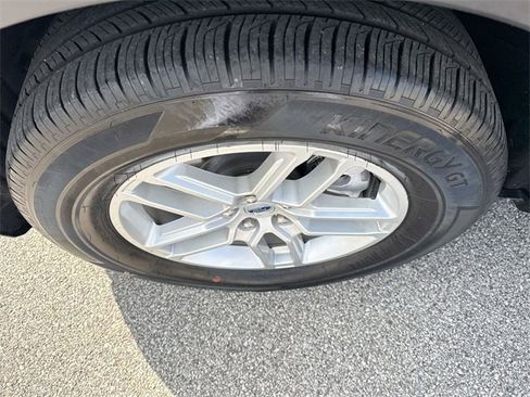 Used 2025 Ford Explorer Active image 17