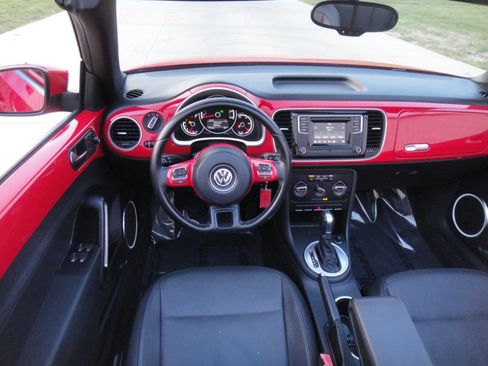 Used 2016 Volkswagen Beetle 1.8T S image 12