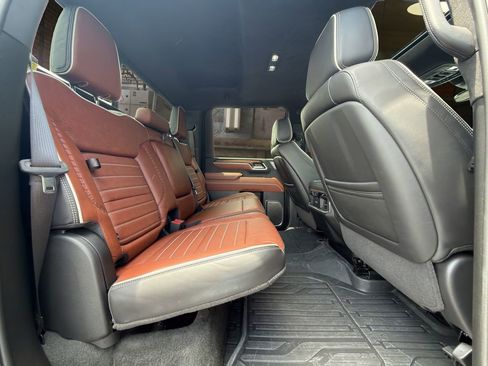 Used 2025 GMC Sierra 3500 Denali Ultimate AWD/4WD image 18