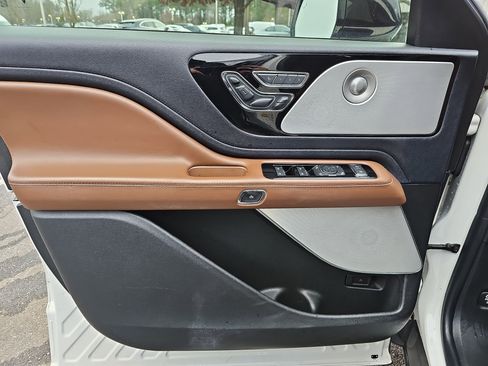 Used 2020 Lincoln Aviator Reserve w/ Equipment Group 201A image 29