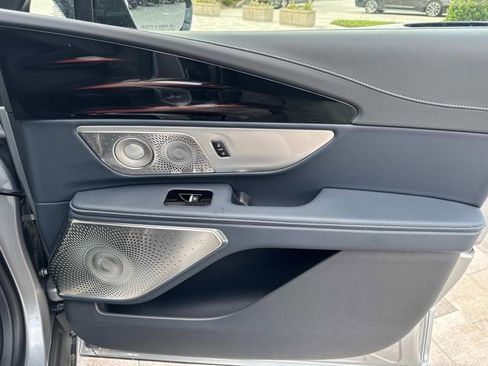 New 2025 Lincoln Nautilus Reserve image 17