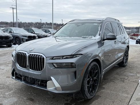 Used 2024 BMW X7 xDrive40i w/ Executive Package image 7