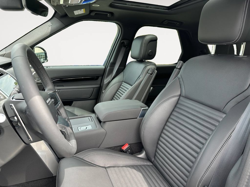 Used 2026 Land Rover Discovery S AWD/4WD image 9