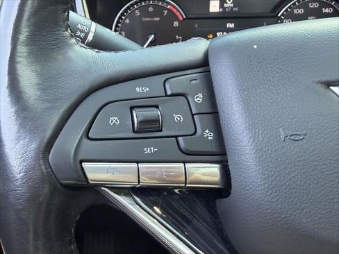 Used 2023 Cadillac XT6 Premium Luxury w/ LPO, Floor Liner Package AWD/4WD image 25