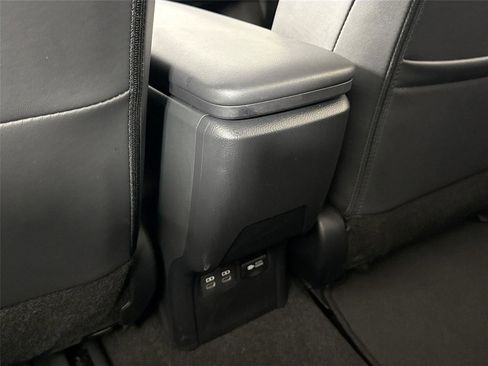 Certified 2025 Toyota Prius Plug-In Hybrid image 33