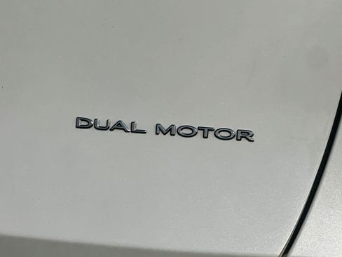 Used 2023 Tesla Model Y Long Range AWD/4WD image 30