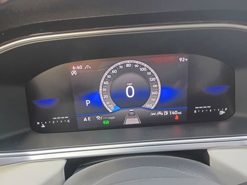 New 2025 Volkswagen Taos SE image 18