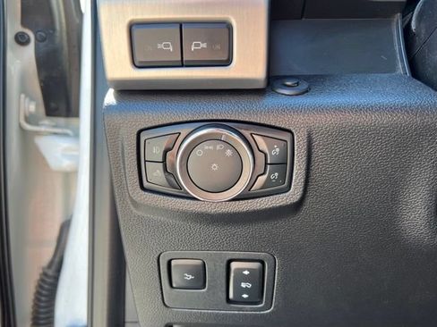 Used 2020 Ford F350 Platinum w/ FX4 Off-Road Package AWD/4WD image 25