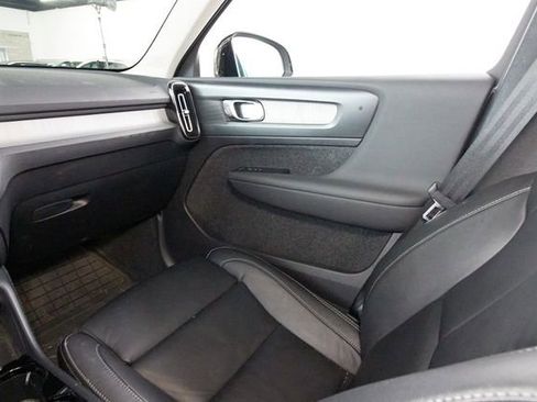 Used 2023 Volvo XC40 B5 Plus w/ Driver Assist Package AWD/4WD image 7
