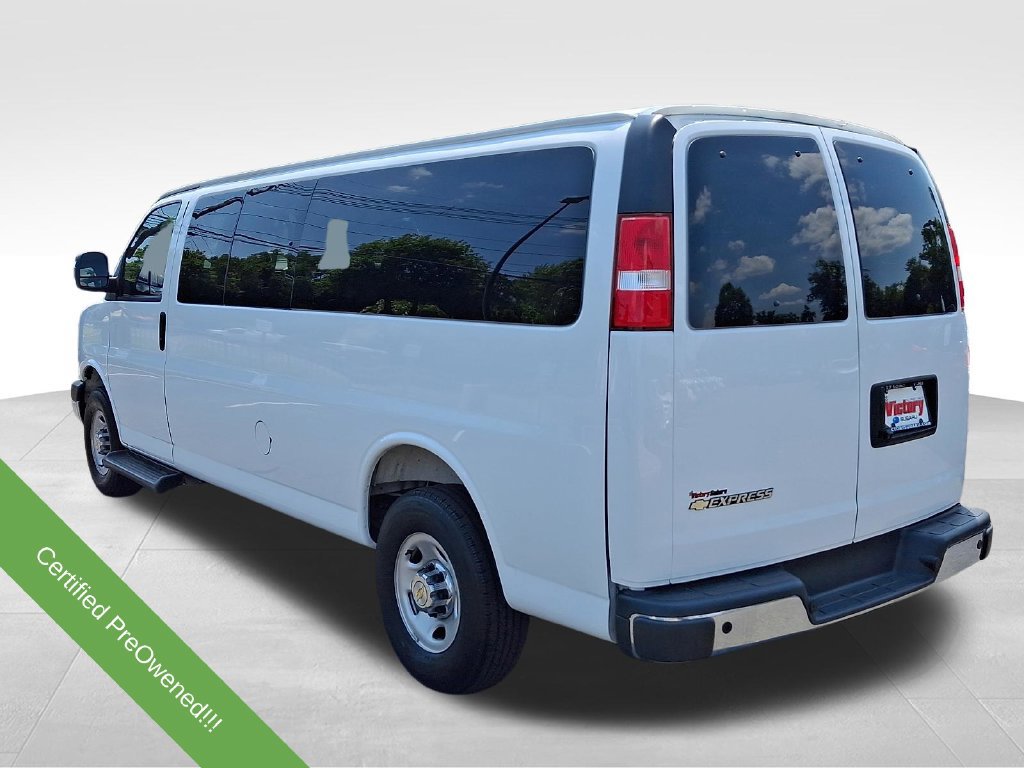 Used 2025 Chevrolet Express 3500 LT w/ LT Preferred Equipment Group RWD image 4