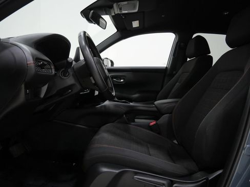 Used 2025 Honda HR-V Sport image 9