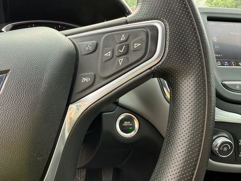 Used 2022 Chevrolet Equinox LT FWD image 17