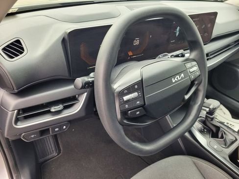 Used 2025 Kia K4 LXS image 22