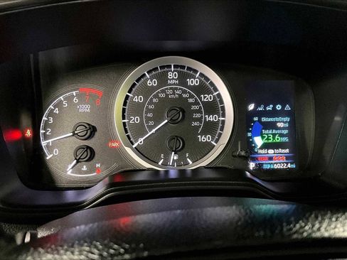 Used 2021 Toyota Corolla LE image 24