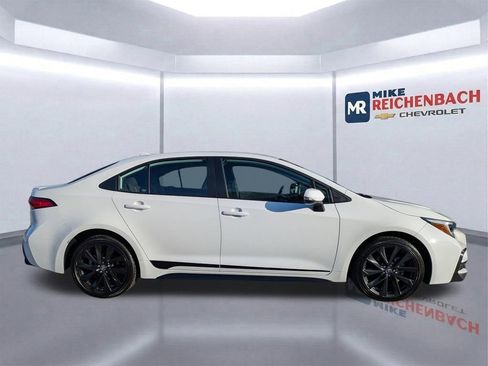 Used 2024 Toyota Corolla SE image 3