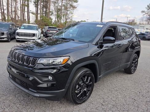 New 2026 Jeep Compass Latitude image 3