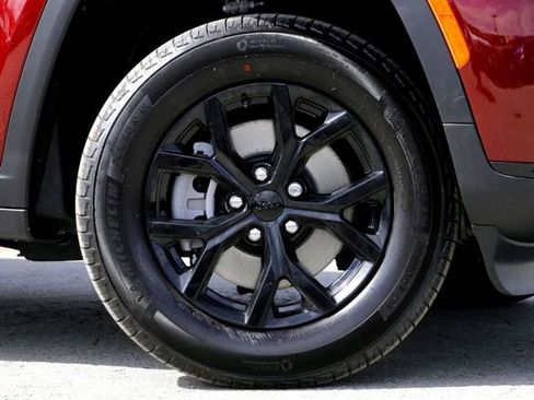 New 2025 Jeep Grand Cherokee L Laredo image 2