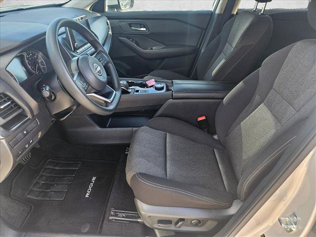 Used 2024 Nissan Rogue SV AWD/4WD image 15