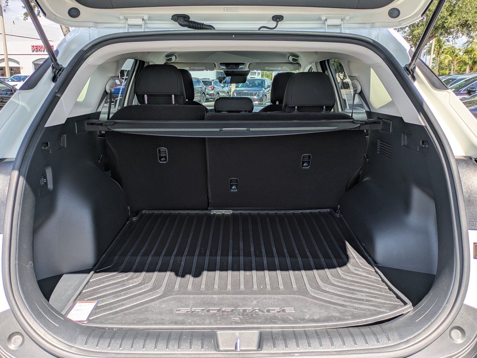 Certified 2024 Kia Sportage LX FWD image 10