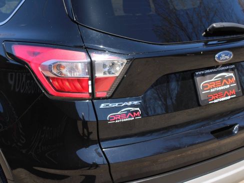 Used 2017 Ford Escape SE AWD/4WD image 37